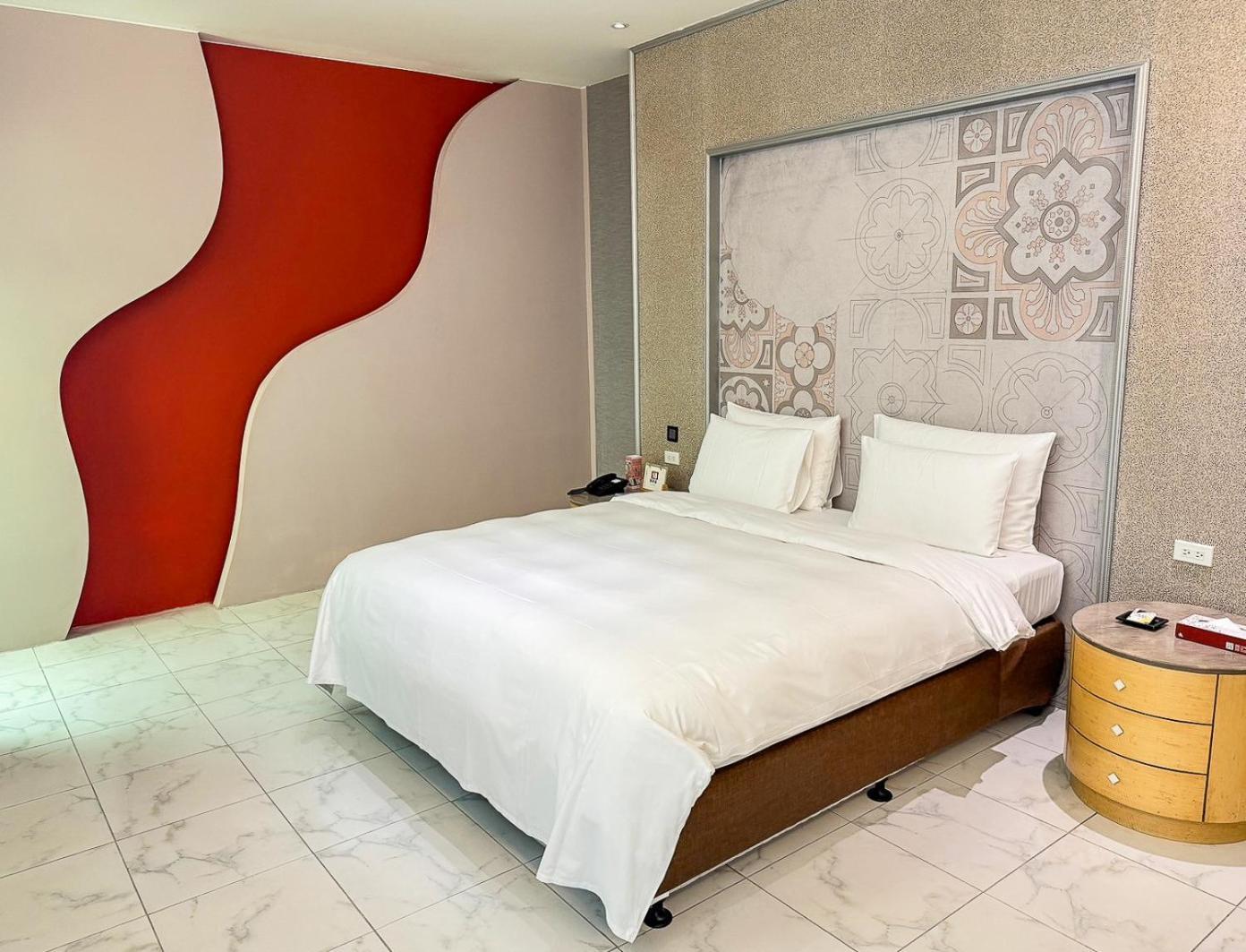 All-Ur Boutique Motel -Chia Yi Branch Chiayi Exterior foto