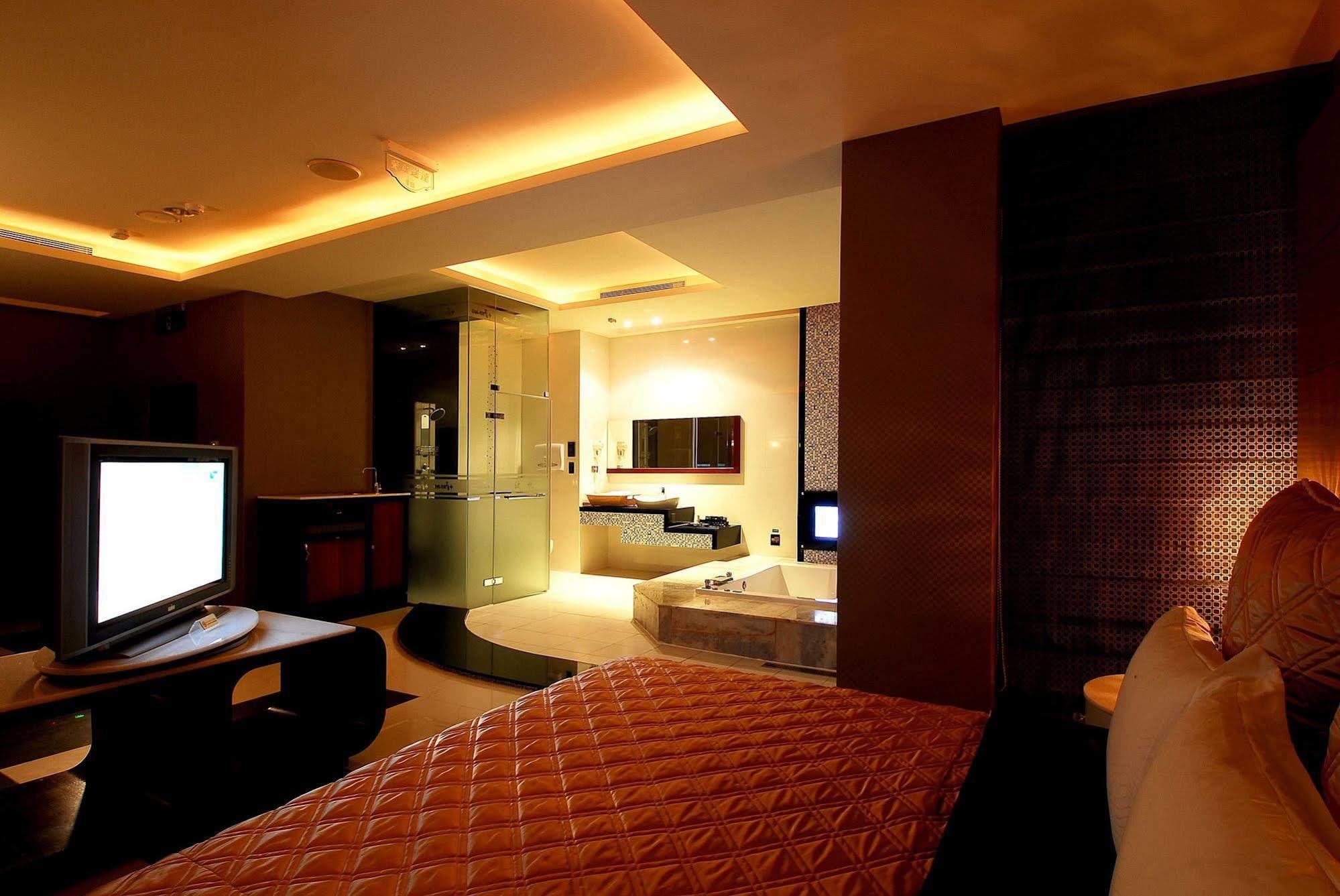 All-Ur Boutique Motel -Chia Yi Branch Chiayi Exterior foto